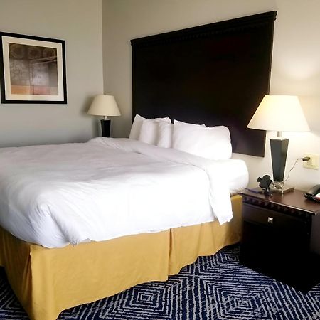 Comfort Inn & Suites Dallas Medical-Market Center Eksteriør billede