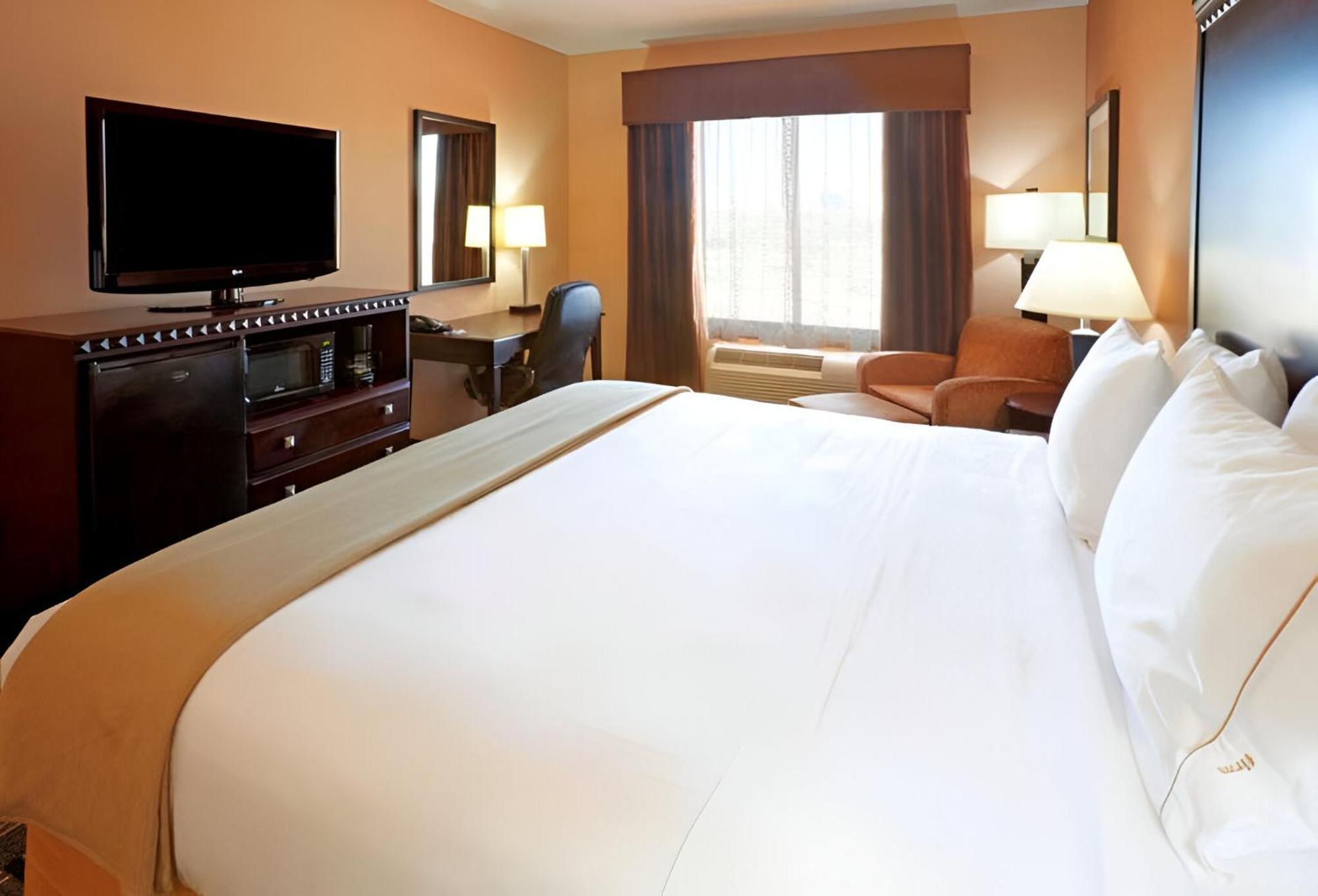Comfort Inn & Suites Dallas Medical-Market Center Eksteriør billede