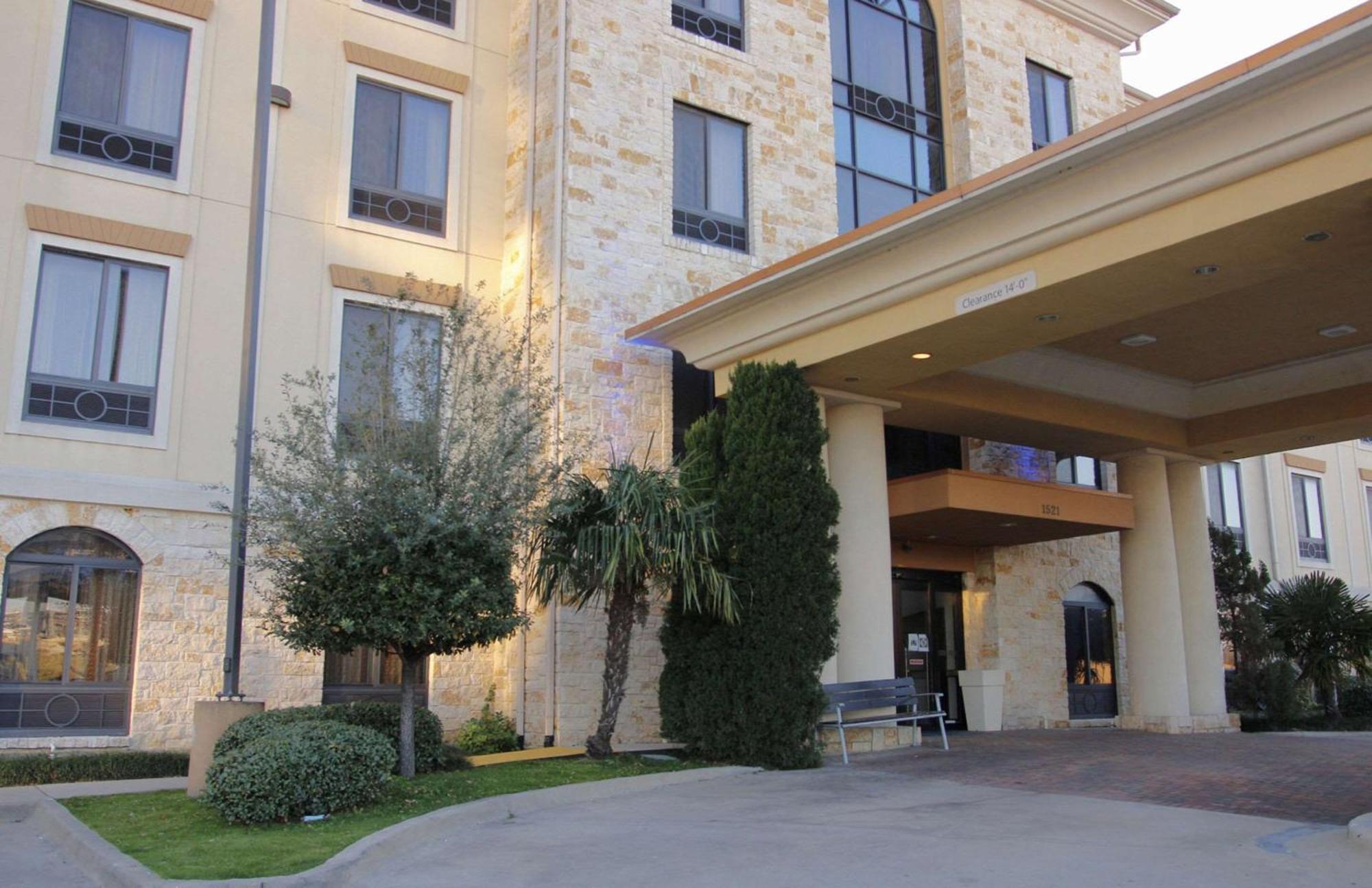 Comfort Inn & Suites Dallas Medical-Market Center Eksteriør billede